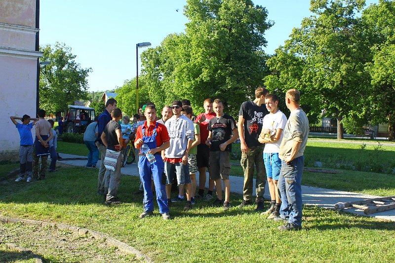 Stavanie maja (52).JPG